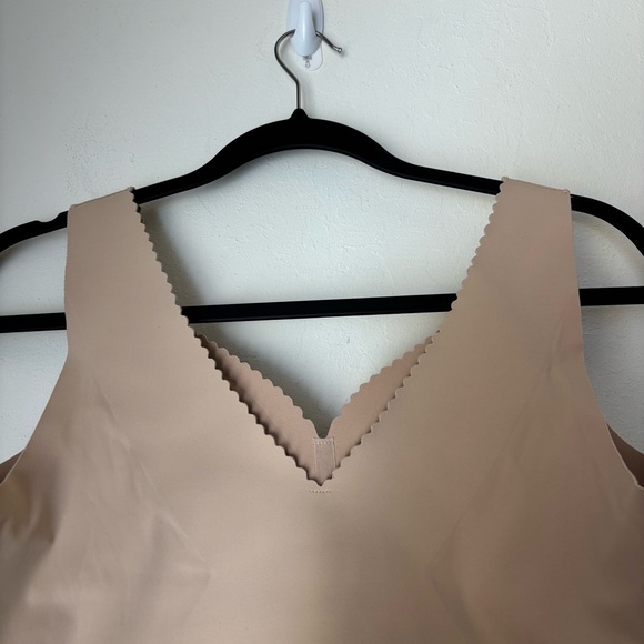 Evelyn & Bobbie The Evelyn Bra Size XL Wireless EB Core Scalloped V-Neckline - Picture 5 of 10